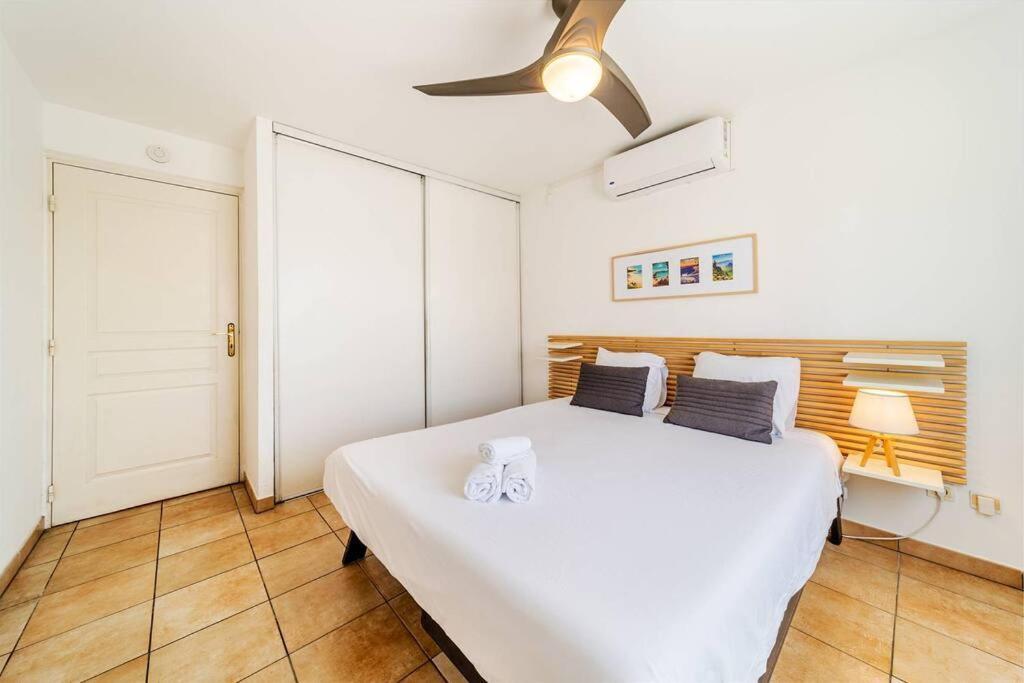Jade - Appt 2 Chb - 4 Personnes - A 200 M Du Lagon De Saint-Pierre - Residence Avec Belle Piscine Et Parking Prive - Sur Le Front De Mer Et A 2 Pas Du Centre-Ville De St-Pierre エクステリア 写真